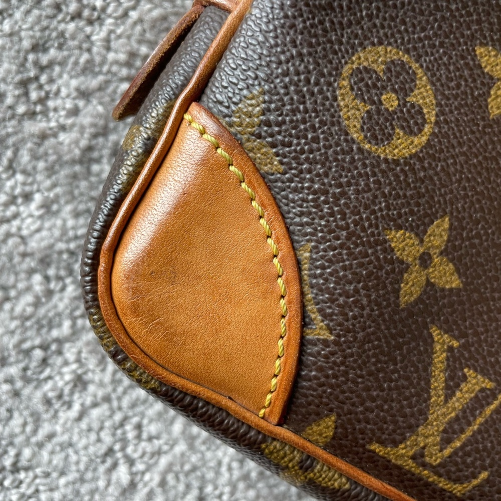 Authentic Louis Vuitton Marly Clutch - Picture 7 of 16